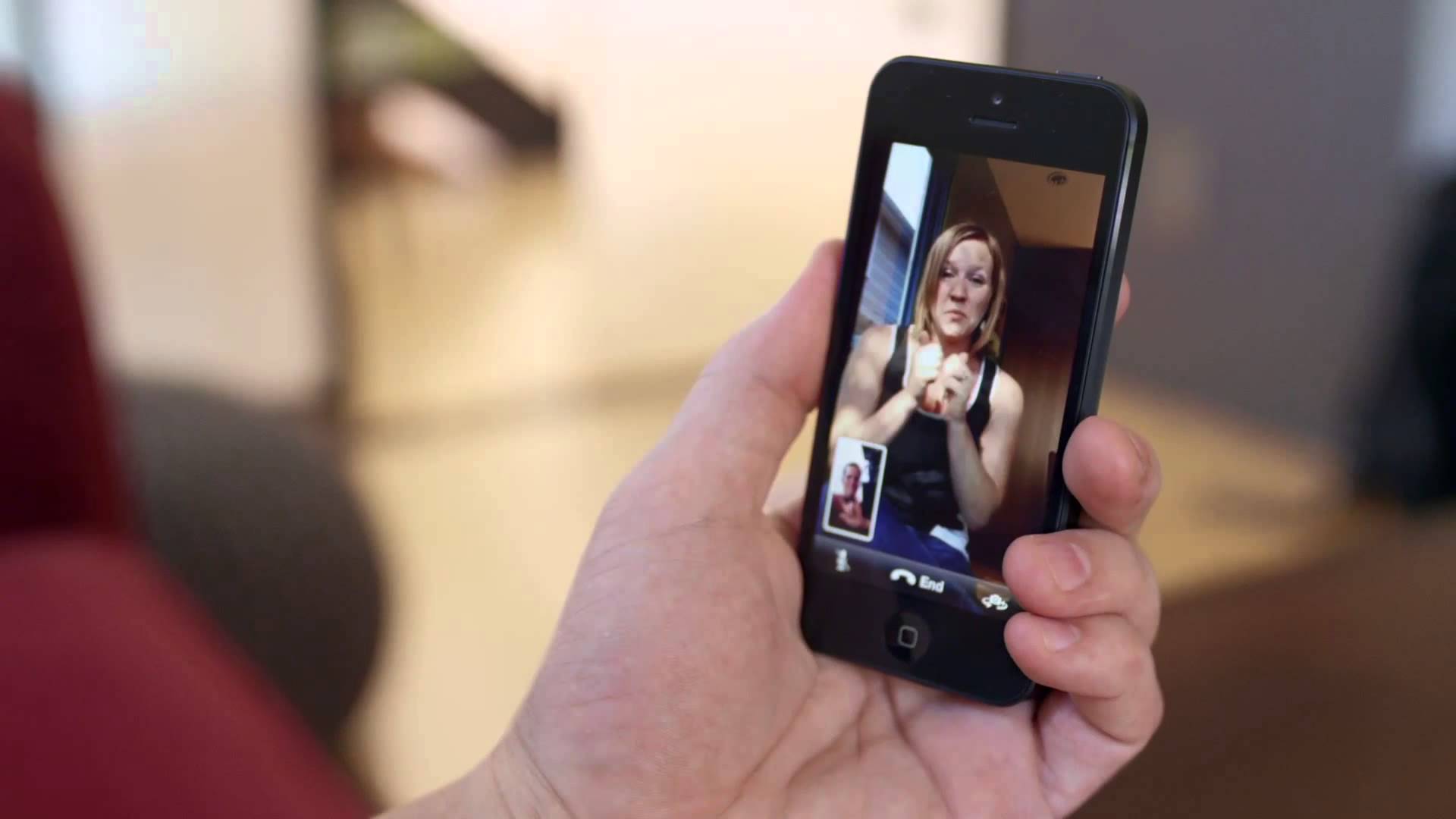 Cuộc gọi Facetime c&oacute; thể bị theo d&otilde;i người d&ugrave;ng n&ecirc;n thận trọng