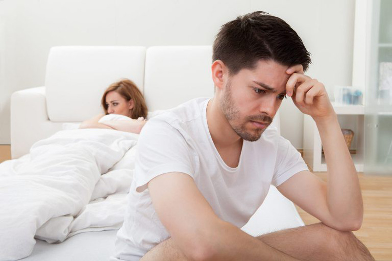  Nam giới mặc quần l&oacute;t qu&aacute; chật tiềm ẩn nhiều nguy cơ