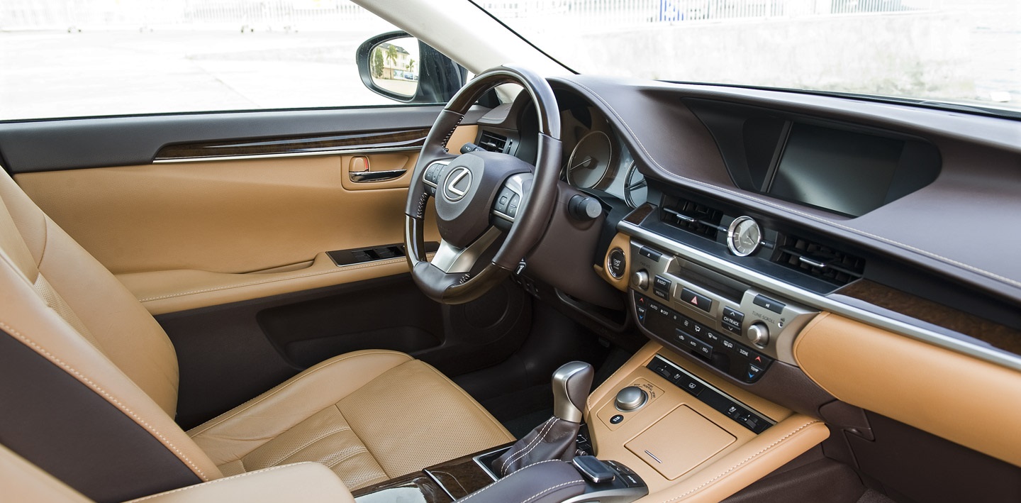 Lexus ES 2016: Lựa chọn mới cho người trẻ th&agrave;nh đạt