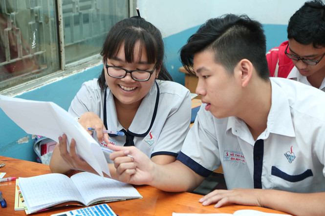 Học sinh trong giờ &ocirc;n tập cho kỳ thi THPT quốc gia 2016