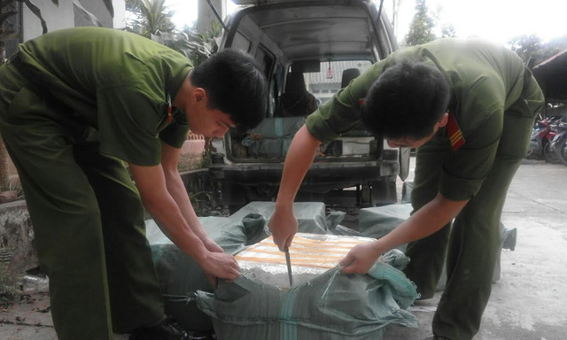 C&ocirc;ng an ph&aacute;t hiện nầm lợn thối nhập lậu từ Trung Quốc