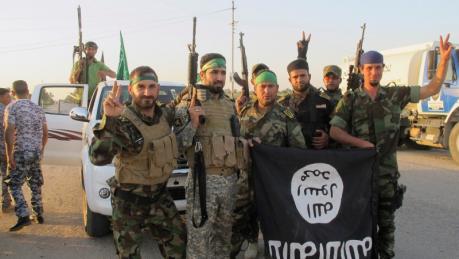 Khủng bố IS v&agrave; Al-Quaeda li&ecirc;n kết với nhau tấn c&ocirc;ng tỉnh Idlib miền Bắc Syria. Ảnh Reuters