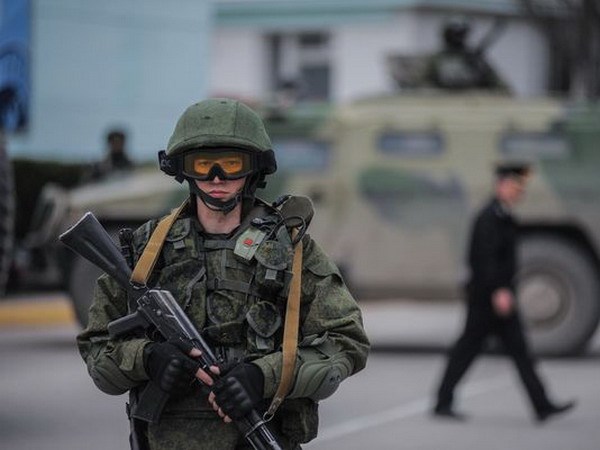 L&iacute;nh thủy đ&aacute;nh bộ Ukraine tại Crimea nhận tối hậu thư