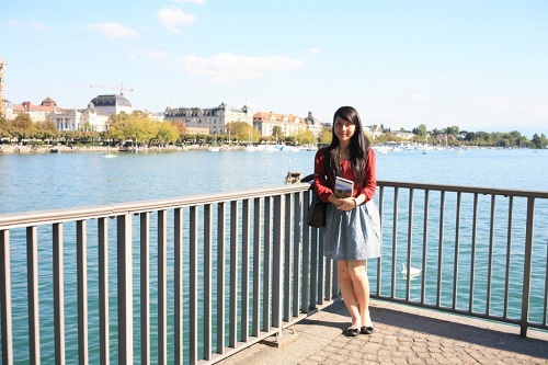 Linh Trang l&agrave; người c&oacute; tuổi đời c&ograve;n rất trẻ trong số c&aacute;c food blogger