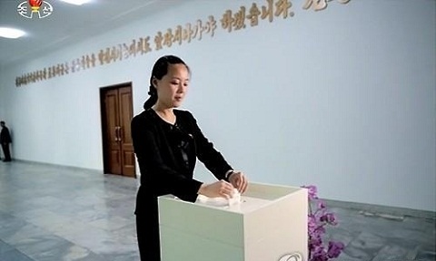 Có tin đồn cho rằng em gái của Chủ tịch Triều Tiên Kim Jong Un đã kết hôn, nhưng lại có người khẳng định cô vẫn độc thân Có tin đồn cho rằng em gái của Chủ tịch Triều Tiên Kim Jong Un đã kết hôn, nhưng lại có người khẳng định cô vẫn độc thân