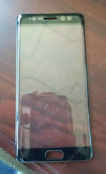 H&igrave;nh ảnh mặt trước của Galaxy Note 7 bị r&ograve; rỉ, b&ecirc;n cạnh sự hiện diện của c&aacute;c cảm biến, camera trước ở tr&ecirc;n m&agrave;n h&igrave;nh c&ograve;n l&agrave; sự xuất hiện của cảm biến qu&eacute;t mống mắt