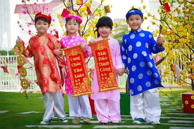 Kh&ocirc;ng qu&ecirc;n d&agrave;nh tặng nhau những lời ch&uacute;c Tết Nguy&ecirc;n đ&aacute;n ngọt ng&agrave;o nhất