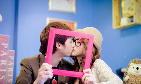 Lời ch&uacute;c Valentine ngọt lịm sẽ h&acirc;m n&oacute;ng t&igrave;nh cảm vợ chồng