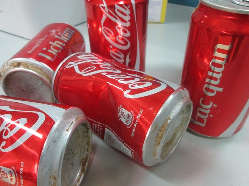 H&agrave;ng loạt sản phẩm của Coca-Cola Việt Nam d&iacute;nh lỗi, b&oacute;p m&eacute;o v&agrave; thiếu trọng lượng
