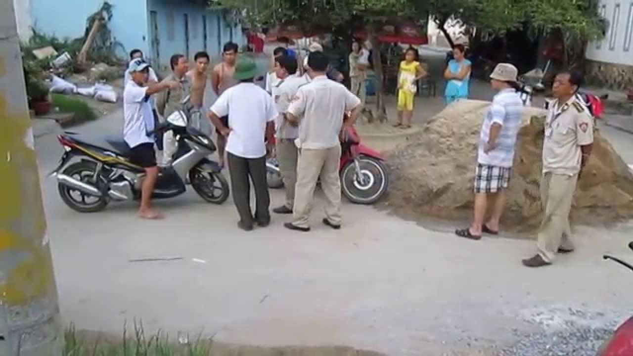Vụ 2 c&aacute;n bộ x&atilde; đ&aacute;nh hội đồng d&acirc;n ph&ograve;ng đang g&acirc;y x&ocirc;n xao dư luận Long An