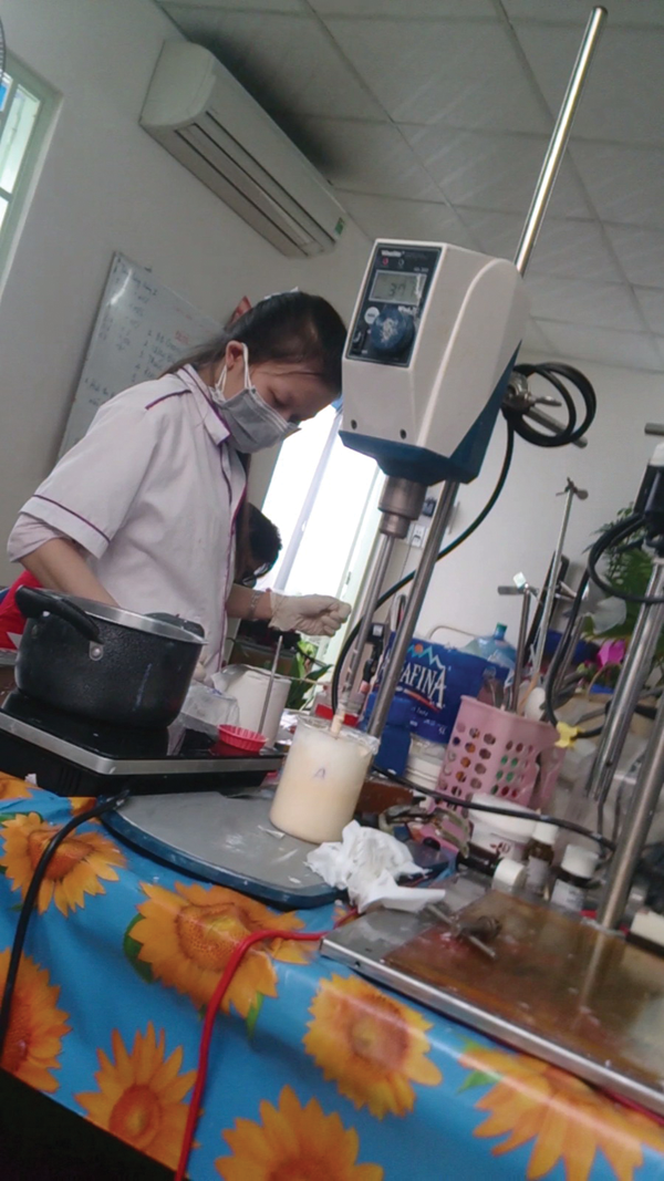 Sự th&acirc;̣t kinh ho&agrave;ng sau c&aacute;c 'l&ograve;' sản xuất 13Win21 con - Tri ân hội viên mỗi tháng 2000 tỷ: Kem độc - chỉ l&agrave;m để b&aacute;n, kh&ocirc;ng d&ugrave;ng