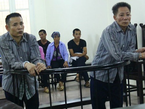 lột đồ thiếu nữ