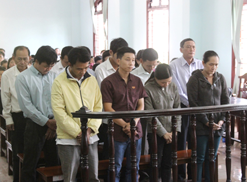 Lừa đảo 200 tỷ, lập hồ sơ khống, nữ ph&oacute; gi&aacute;m đốc v&agrave;o t&ugrave;