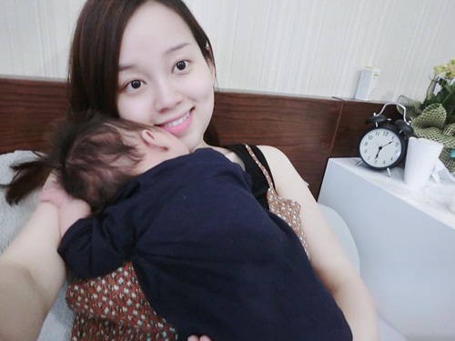 Ly Kute bất ngờ khoe ảnh con trai &lsquo;giống bố như tạc&rsquo;