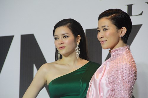 Lý Nhã Kỳ cùng Xa Thi Mạn xu&acirc;́t hi&ecirc;̣n tại Lynk Fashion Show 2015 