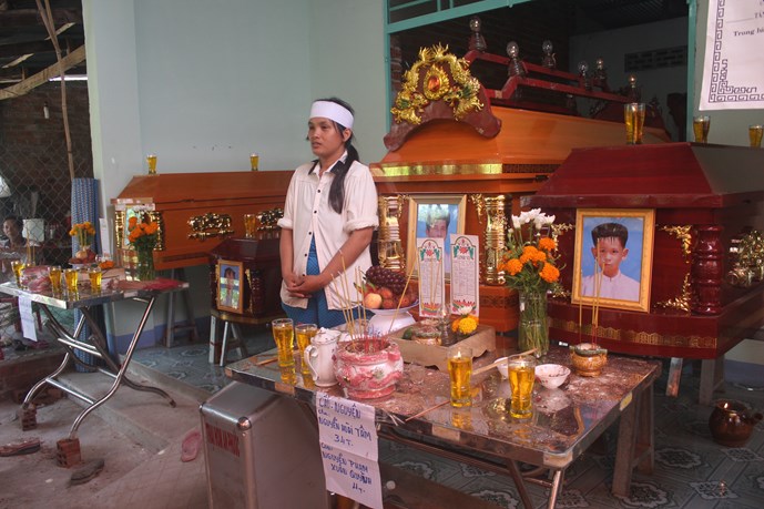 Chỉ v&igrave; ch&uacute;t m&acirc;u thuẫn vợ chồng vụn vặt m&agrave; người chồng, người cha đ&atilde; đẩy gia đ&igrave;nh rơi v&agrave;o cảnh bi kịch