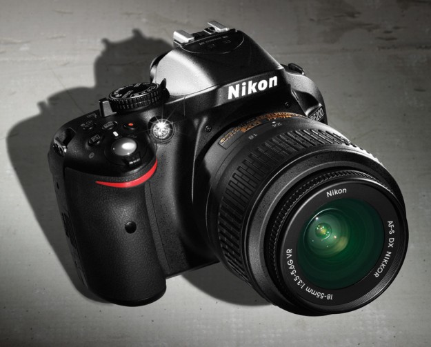 M&aacute;y ảnh gi&aacute; rẻ Nikon D5200 được thiết kế đẹp mắt
