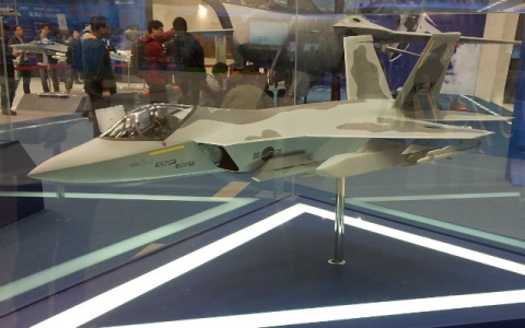 H&igrave;nh ảnh m&ocirc; h&igrave;nh chiếc m&aacute;y bay chiến đấu KF-X