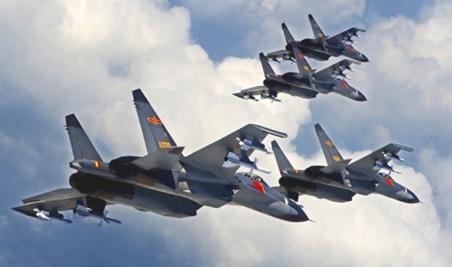 M&aacute;y bay chiến đấu Thẩm Dương J-11 của Trung Quốc vốn l&agrave; &lsquo;h&agrave;ng nh&aacute;i&rsquo; từ mẫu ti&ecirc;m k&iacute;ch Su-27 của Li&ecirc;n X&ocirc;