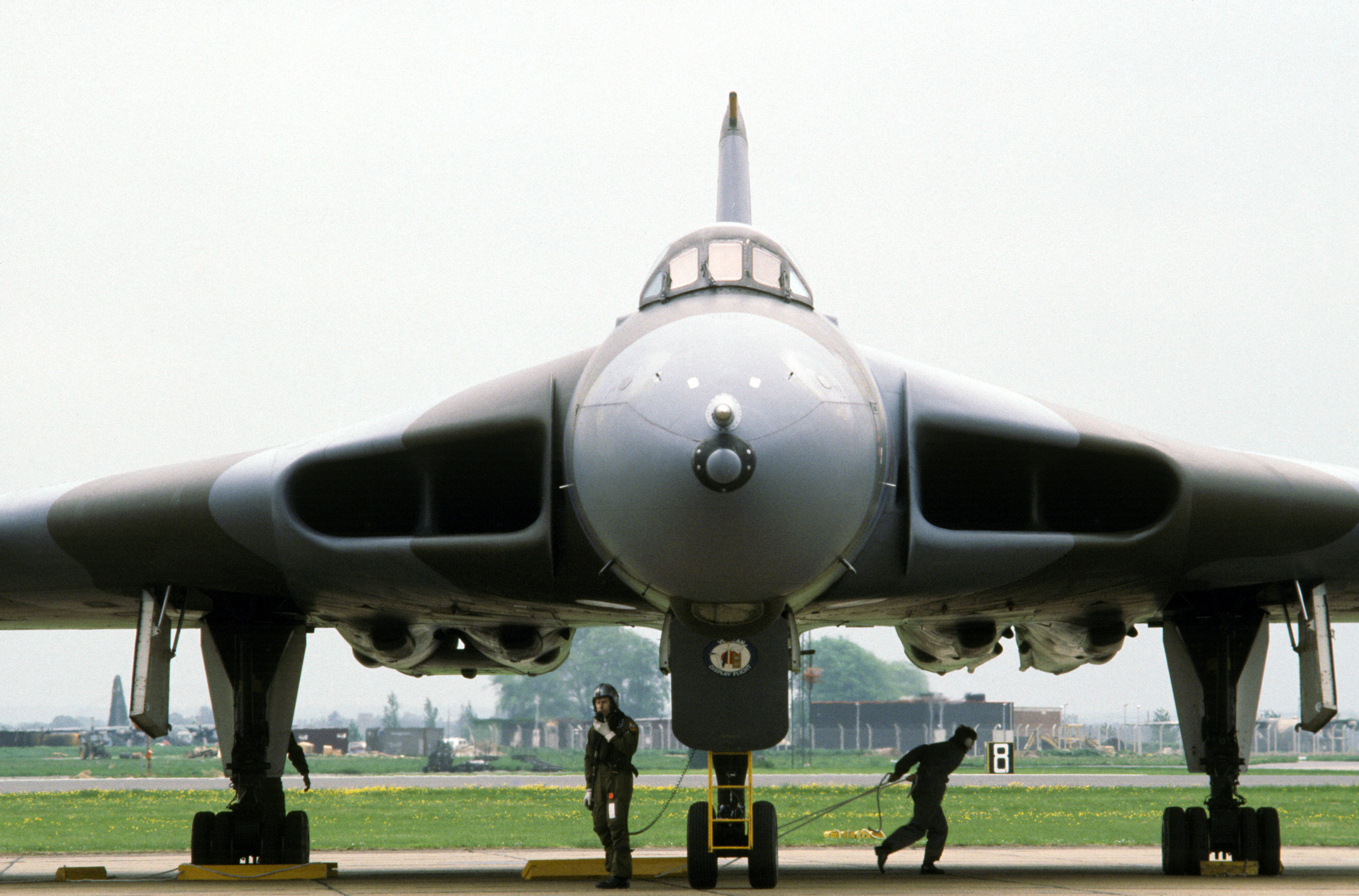 M&aacute;y bay n&eacute;m bom Avro Vulcan c&oacute; tốc độ cận &acirc;m 