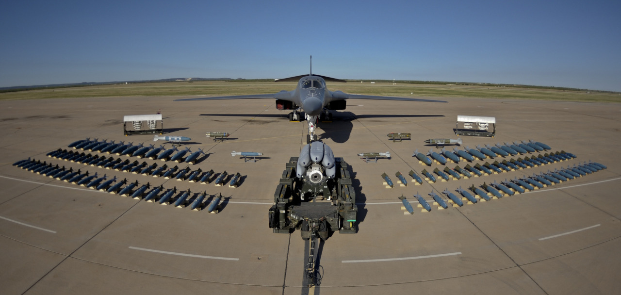 M&aacute;y bay n&eacute;m bom chiến lược B-1 Lancer c&oacute; thể mang tới 56,7 tấn vũ kh&iacute;