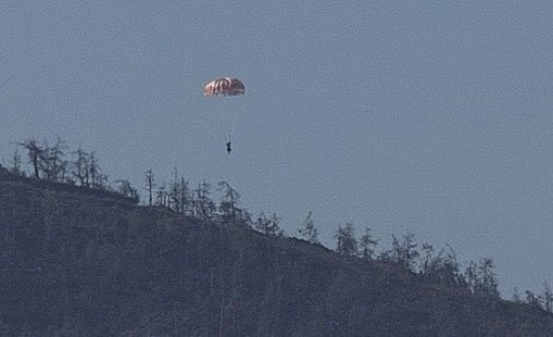 Phi c&ocirc;ng Murakhtin kịp nhảy d&ugrave; khỏi chiếc Su-24 ngay sau khi m&aacute;y bay Nga bị bắn hạ