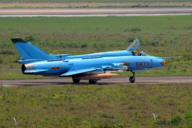 Hai m&aacute;y bay rơi của Kh&ocirc;ng qu&acirc;n Việt Nam l&agrave; m&aacute;y bay Su 22