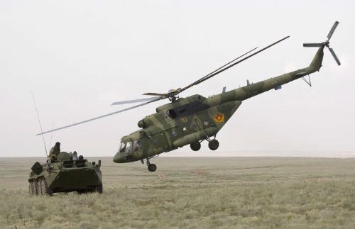 Chiếc m&aacute;y bay qu&acirc;n sự rơi ở Pakistan l&agrave; trực thăng Mi-17