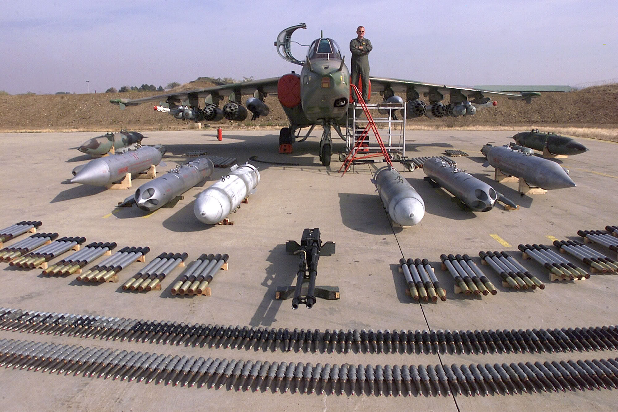 Máy bay Su-25 có khả năng mang theo 4,4 tấn vũ khí Máy bay Su-25 có khả năng mang theo 4,4 tấn vũ khí