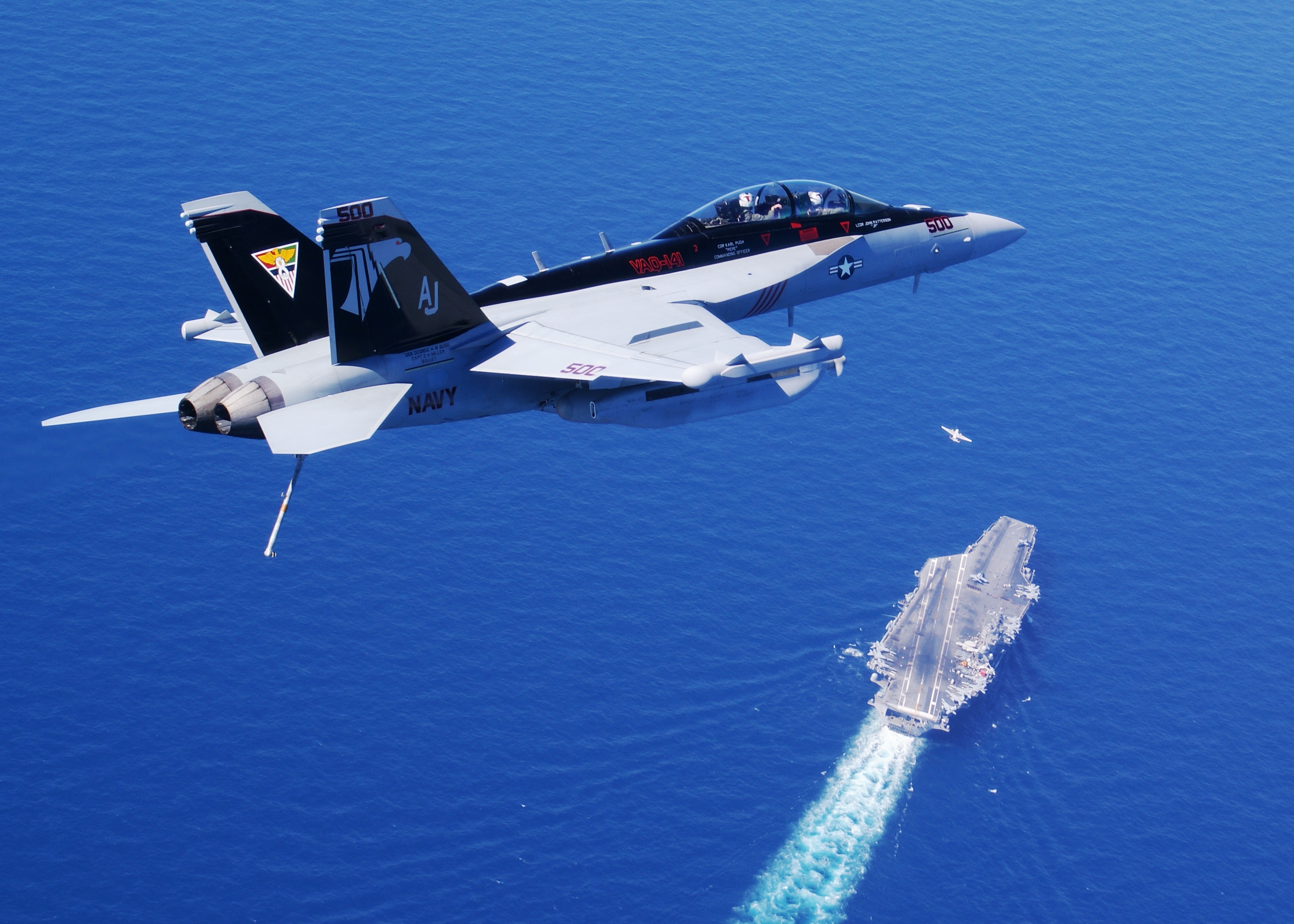 M&aacute;y bay t&aacute;c chiến điện tử EA-18G Growler của Mỹ gặp sự cố khi đang hoạt động ở Biển Đ&ocirc;ng