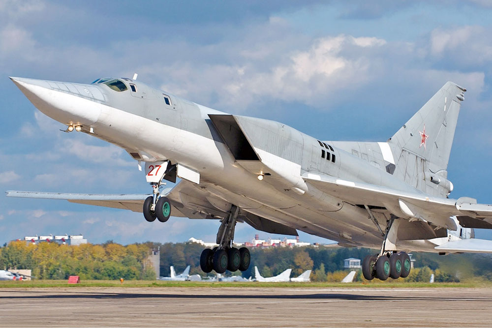 M&aacute;y bay Tu-22M3 từng được mệnh danh l&agrave; &lsquo;thần chết&rsquo;, &lsquo;s&aacute;t thủ diệt t&agrave;u s&acirc;n bay&rsquo; khiến phương T&acirc;y e sợ trong thời Chiến tranh Lạnh
