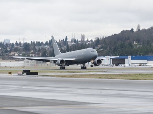 Boeing KC-46 l&agrave; m&aacute;y bay vận tải tiếp nhi&ecirc;n liệu tr&ecirc;n kh&ocirc;ng mới của Mỹ