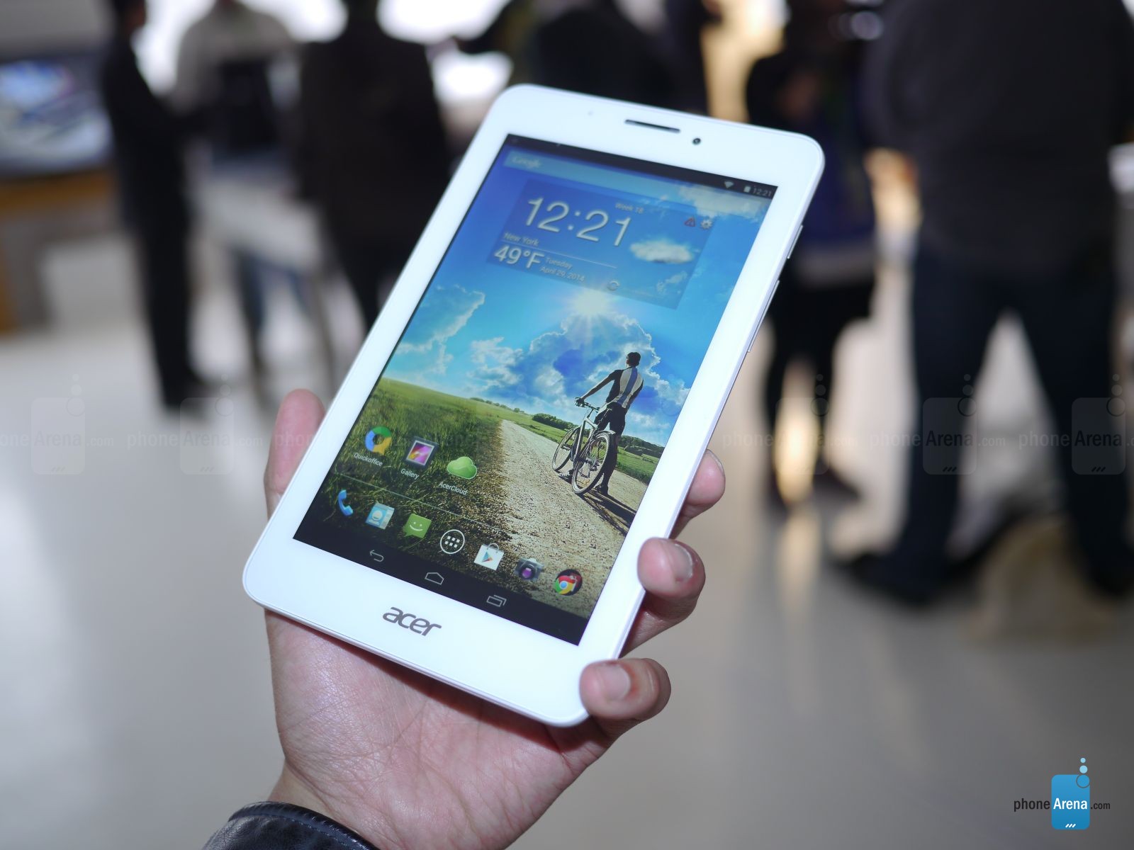 M&aacute;y t&iacute;nh bảng Accer Iconia Tab 7 A1-713 sở hữu thiết kế truyền thống