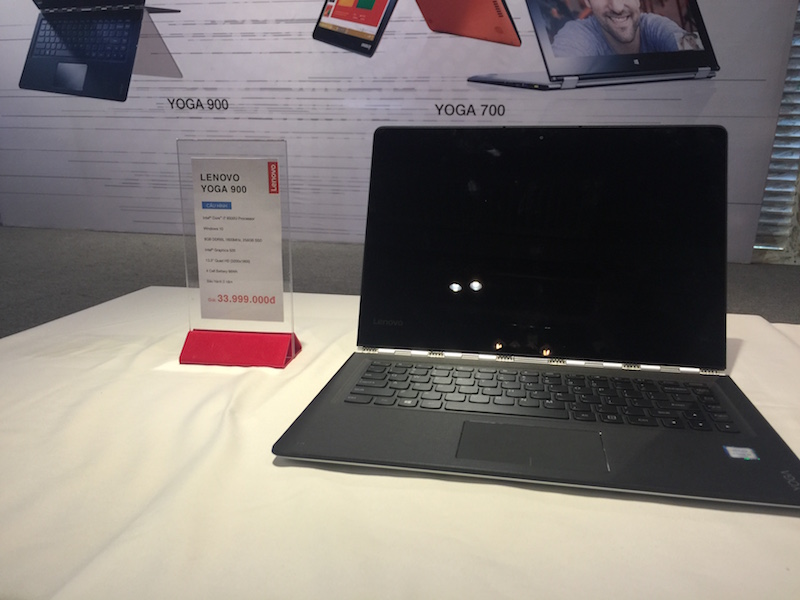 Lenovo Yoga 900 l&agrave; laptop lai m&aacute;y t&iacute;nh c&oacute; hiệu năng mạnh mẽ, ngoại h&igrave;nh bắt mắt 