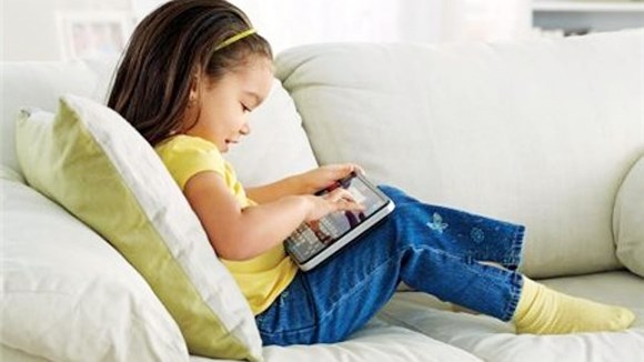 T&aacute;c hại của m&aacute;y t&iacute;nh l&agrave; khiến cho trẻ lười vận động