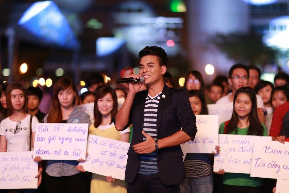 Mc mới của Vietnam Idol bị ch&ecirc; tơi tả