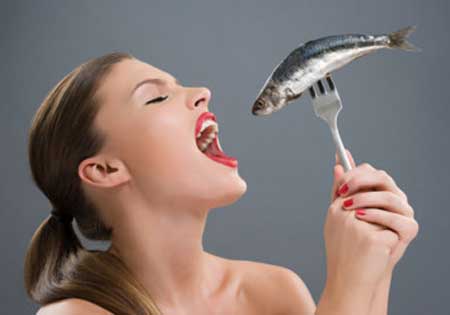 Sơ cứu người bị h&oacute;c xương c&aacute;