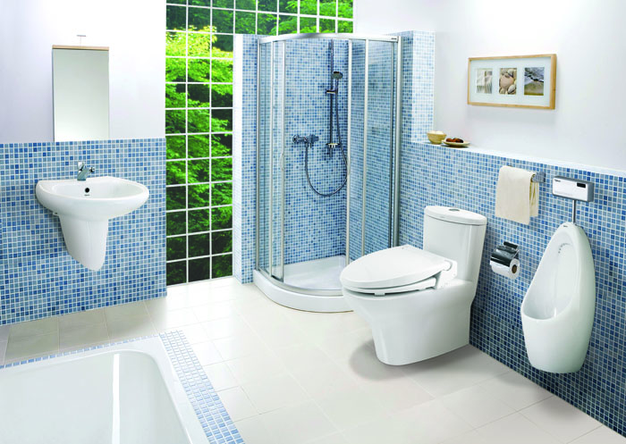 Muốn vệ sinh trần nh&agrave; tắm, h&atilde;y h&ograve;a giấm trắng v&agrave;o nước v&agrave; d&ugrave;ng c&acirc;y lau cọ trần