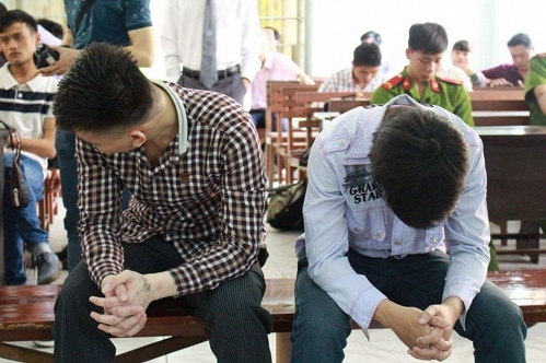Hai bị c&aacute;o trong vụ 'cướp b&aacute;nh mỳ' ở TPHCM
