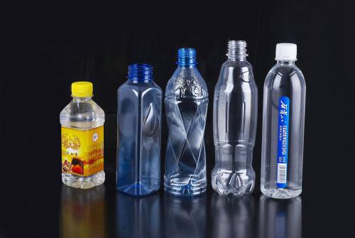 Nguy cơ mắc ung thư do t&aacute;i sử dụng lại chai nhựa 