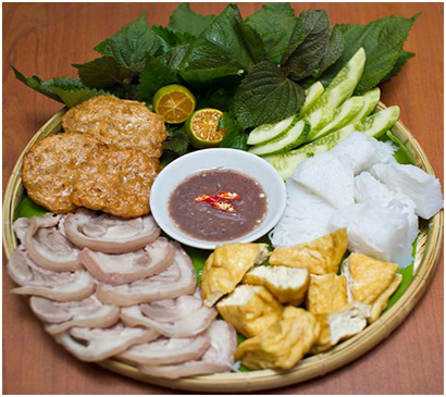 Một trong những m&oacute;n ăn ng&agrave;y lạnh kh&ocirc;ng thể thiếu b&uacute;n đậu măm t&ocirc;m