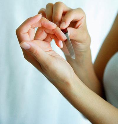 B&iacute; quyết cho m&oacute;ng tay lu&ocirc;n khỏe đẹp