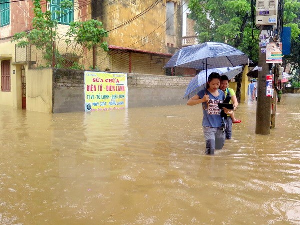 Ngập &uacute;ng tại đường phường Đồng T&acirc;m, th&agrave;nh phố Y&ecirc;n B&aacute;i sau cơn mưa lớn