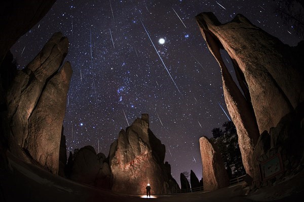 Mưa sao băng. Ảnh: Amsmeteors