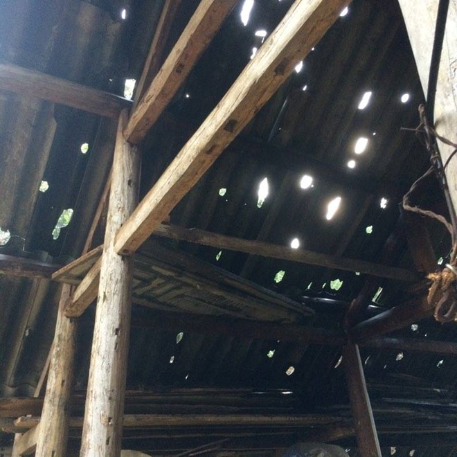 Mưa đ&aacute; tr&ecirc;n diện rộng diễn ra ở nhiều địa phương l&agrave;m thiệt hại t&agrave;i sản của người d&acirc;n