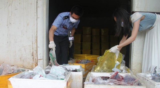Phát hi&ecirc;̣n vụ v&acirc;̣n chuy&ecirc;̉n mua bán nhau thai trái phép ở Trung Qu&ocirc;́c