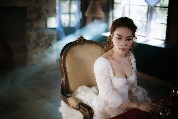 Mỹ T&acirc;m bất ngờ &lsquo;khoe&rsquo; ảnh gợi cảm khiến người h&acirc;m mộ ngỡ ng&agrave;ng