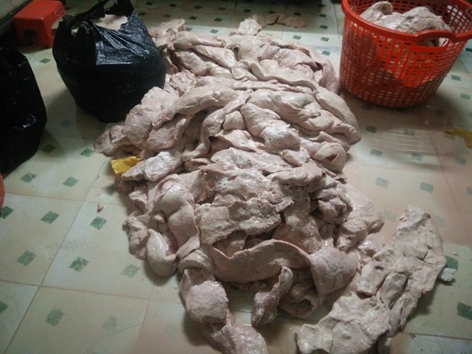 Nếu không được phát hiện kịp thời, trên 100kg nầm thối sẽ được tuồn vào các quán nầm nướng vỉa hè ở Hà Nội Nếu không được phát hiện kịp thời, trên 100kg nầm thối sẽ được tuồn vào các quán nầm nướng vỉa hè ở Hà Nội