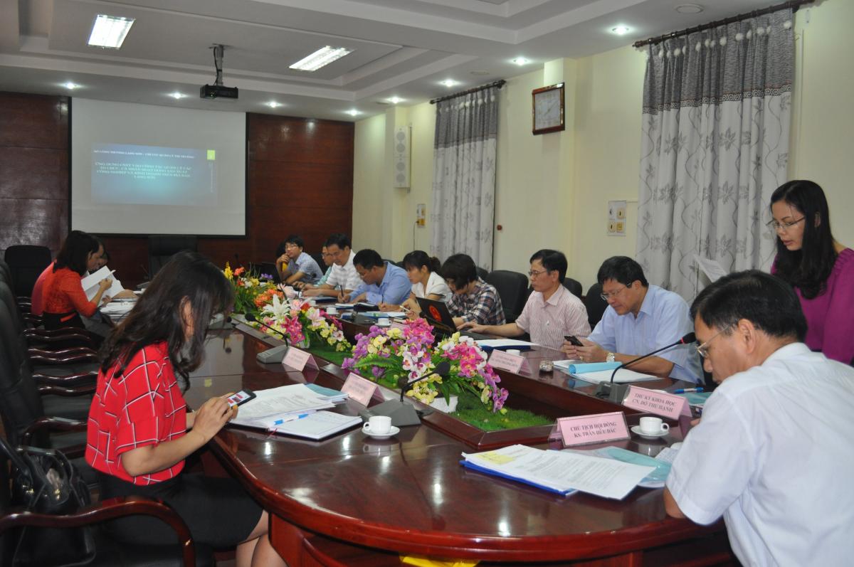 Hội đồng nghiệm thu đề t&agrave;i sau một năm thực hiện