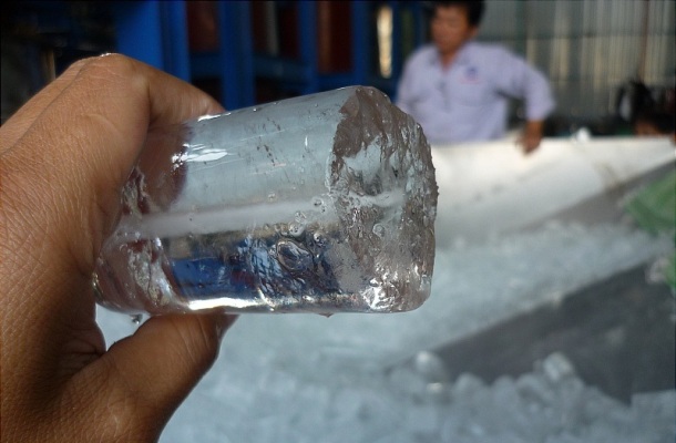 nước đ&aacute; bẩn